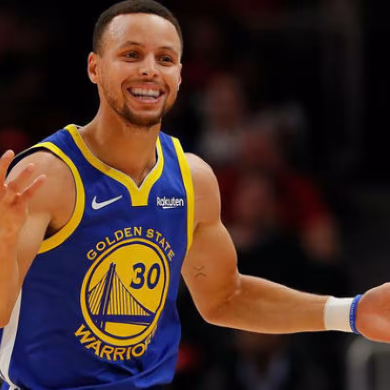Stephen Curry crea su quinteto ideal de la historia