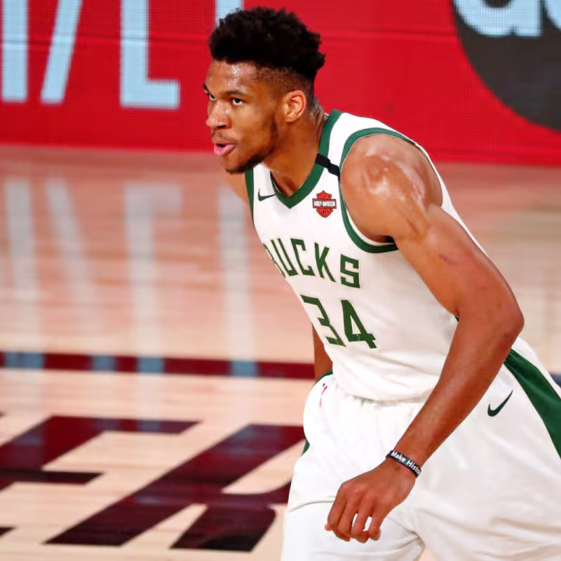 Dallas Mavericks no hará grandes movimientos en el mercado para ir a por Antetokounmpo en 2021