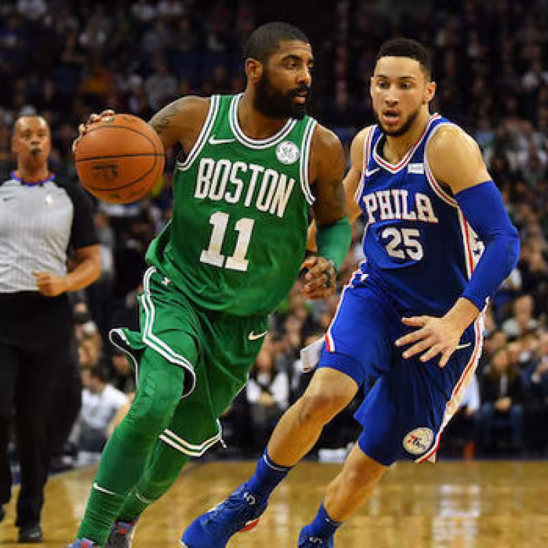 Irving y Simmons, en un Celtics-Sixers.