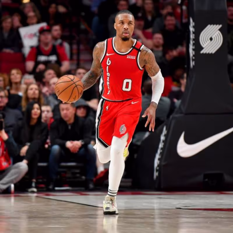 Embiid y Lillard buscan recuperarse de sus lesiones