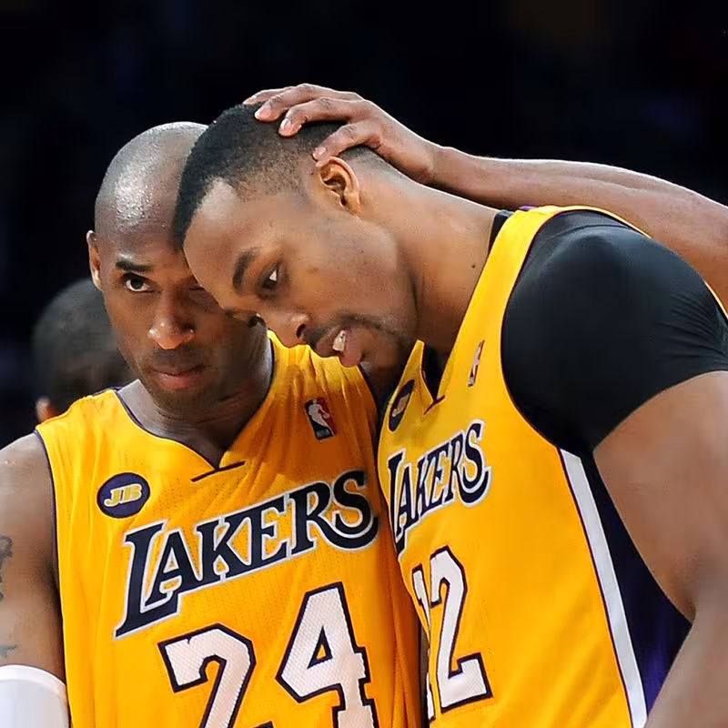 Dwight Howard habla de su falta de química con Kobe Bryant: "Estábamos en etapas mentales diferentes"