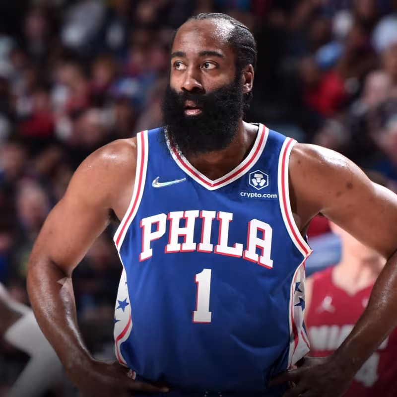 James Harden, estrella de Philadelphia 76ers.