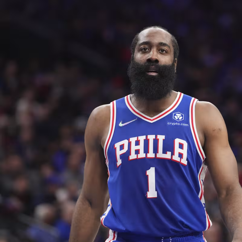 James Harden, estrella de Philadelphia 76ers.