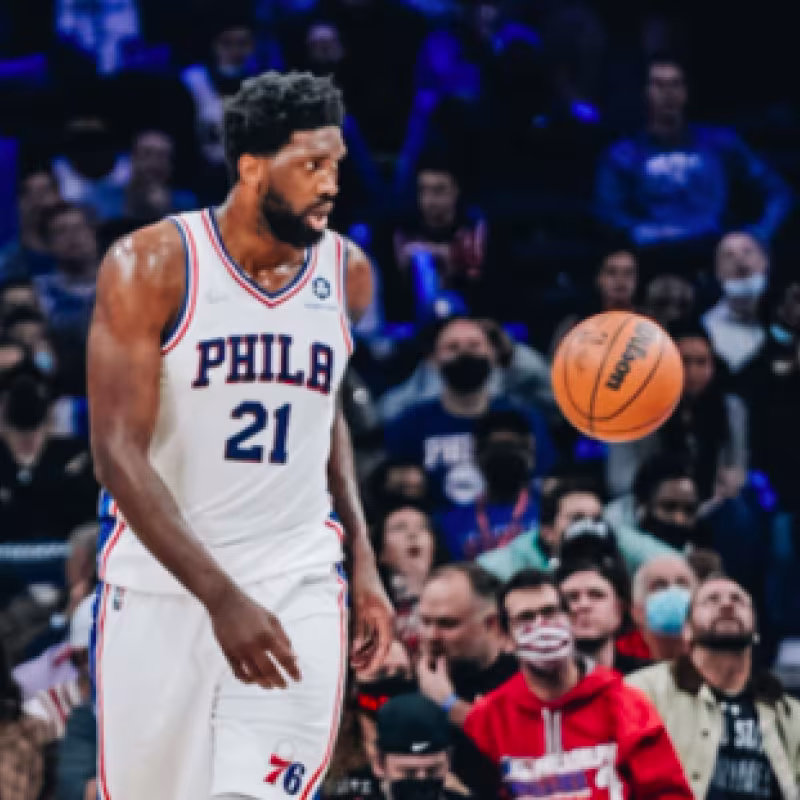 Joel Embiid no es de este planeta: se va hasta los 50 puntos en 27 minutos