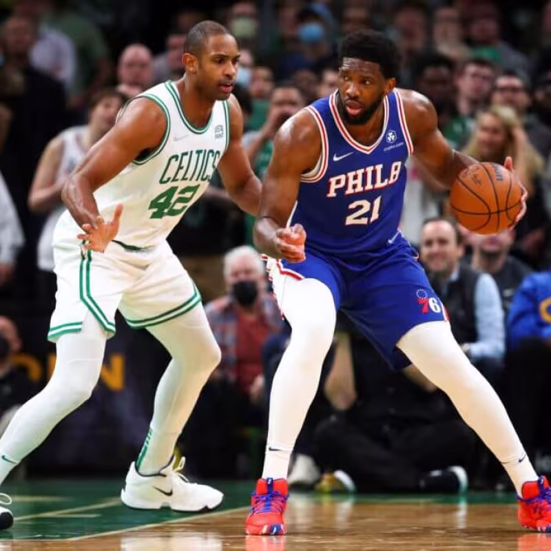 Joel Embiid, frustrado y secuelas del COVID. Foto: gettyimages
