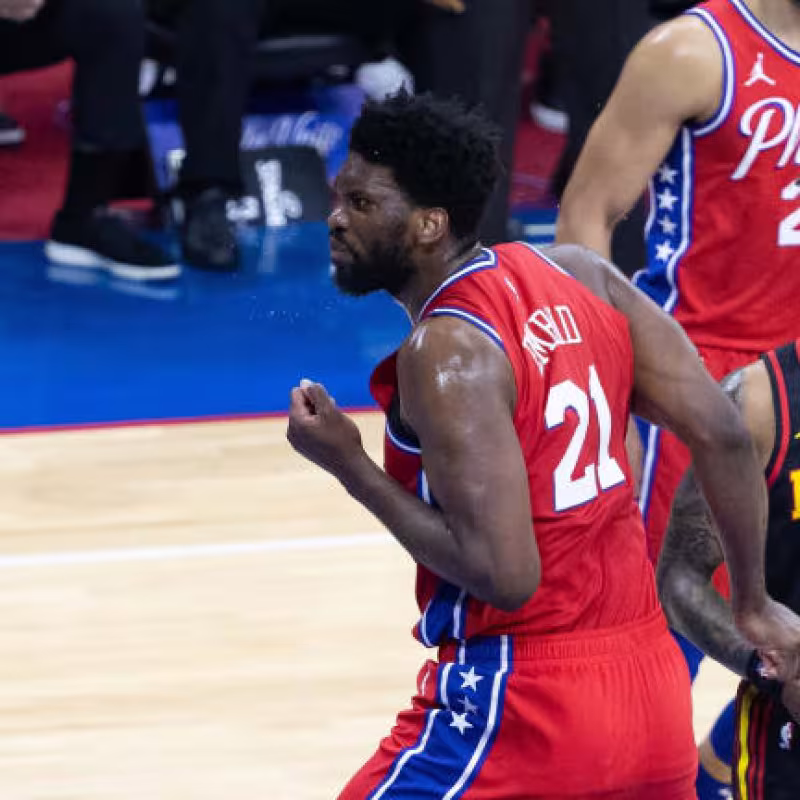 Joel Embiid y su reacción al ver que no es el MVP