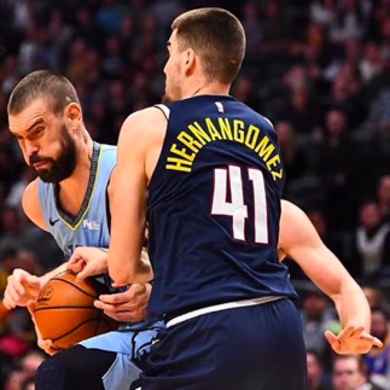 El vídeo en el que los hermanos Hernangómez se rinden ante los Gasol