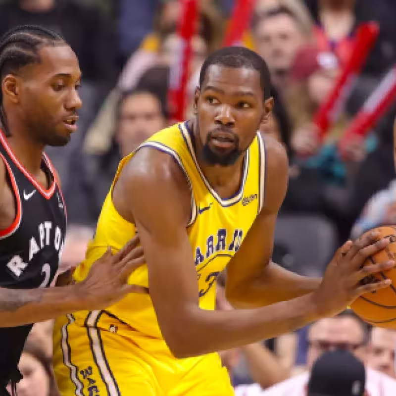 Kevin Durant y Kawhi Leonard, los protagonistas del partido.