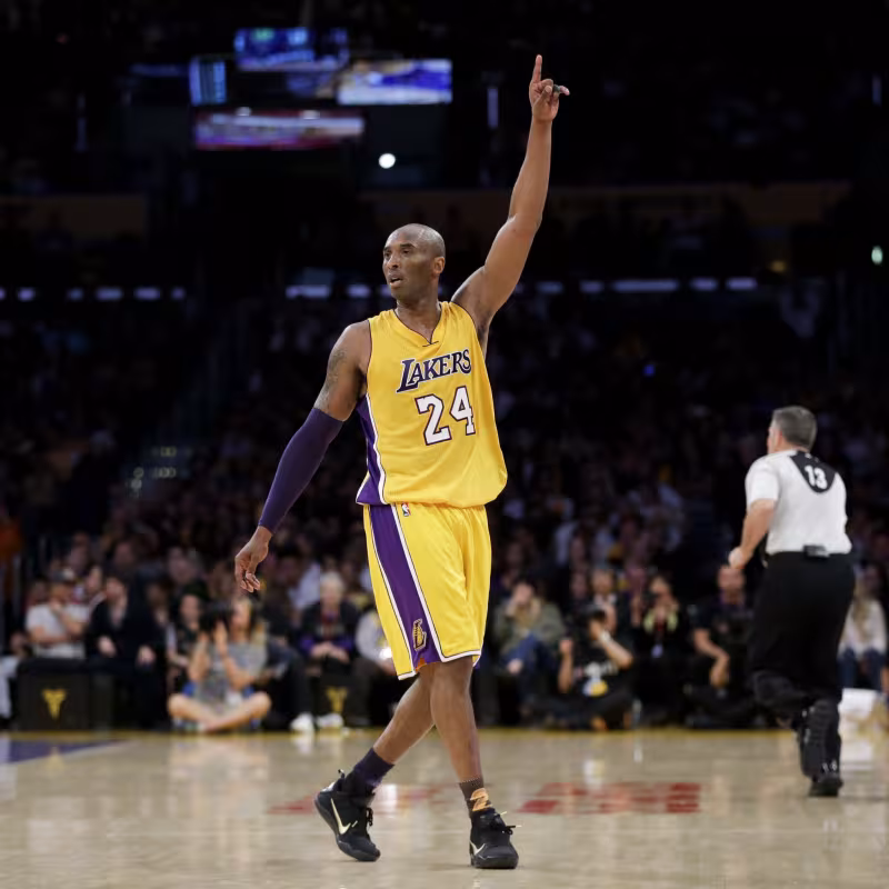 Un día como hoy: Kobe se retira anotando 60 y deja su famoso “Mamba Out”