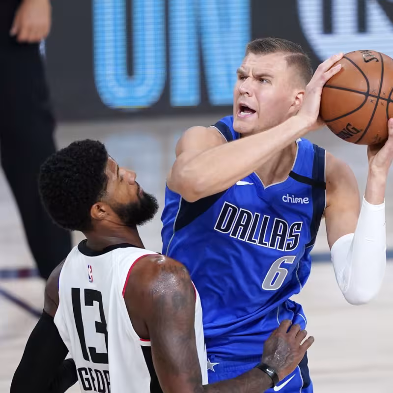 Porzingis no sufre una lesión grave, pero es duda para el Game 5