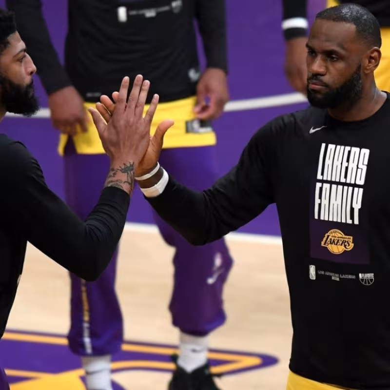 Los Angeles Lakers, opciones cerrar plantilla. Foto: gettyimages