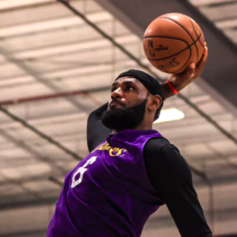LeBron James, entrenando de cara a las Finales.