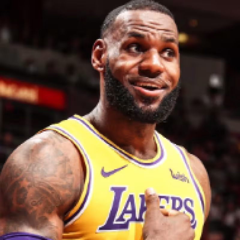 Magic Johnson dice que Kobe Bryant ayudó a reclutar a LeBron James