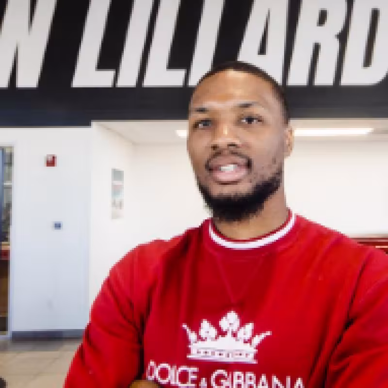 Damian Lillard abrió su propio concesionario Toyota