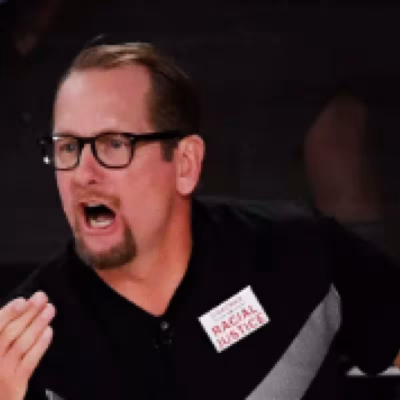Nick Nurse dirigiendo a los Toronto Raptors.