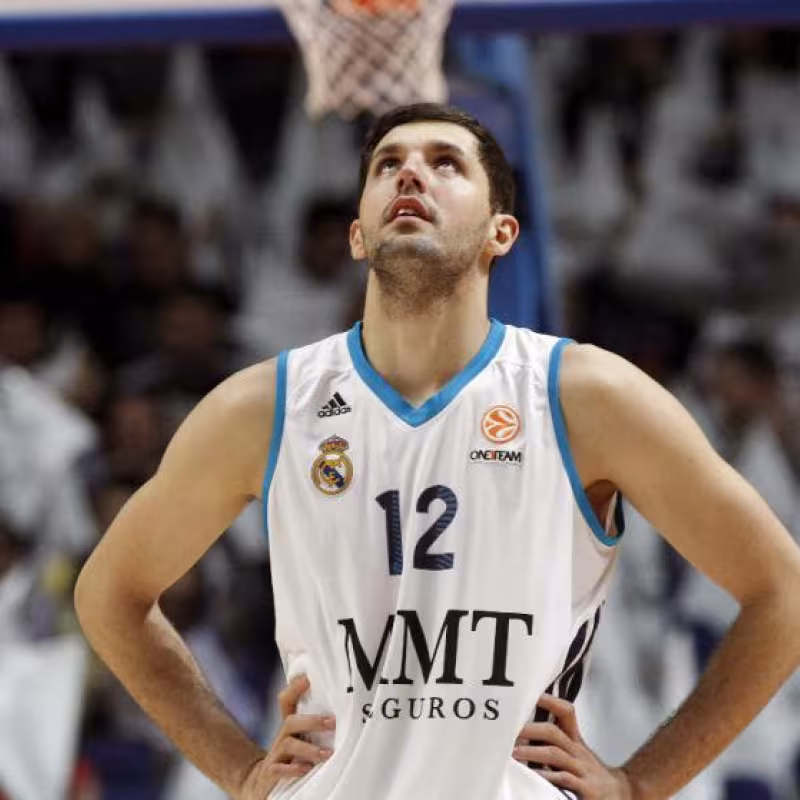 Nikola Mirotic, con la camiseta del Real Madrid.