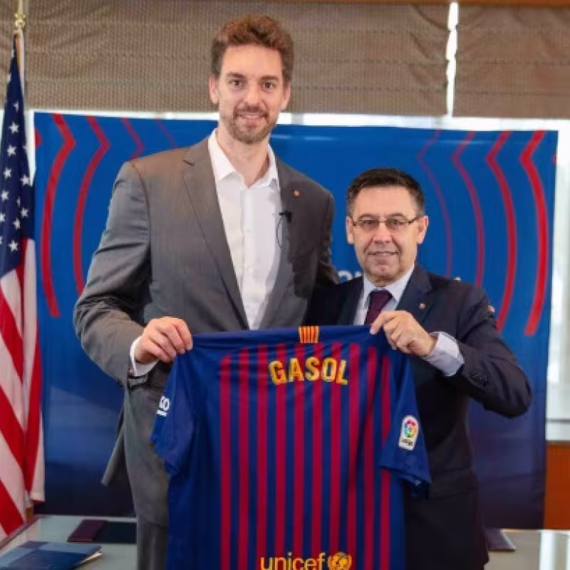 Pau Gasol y Sarunas Jasikevicius, jugador y entrenador del Barça Basket.