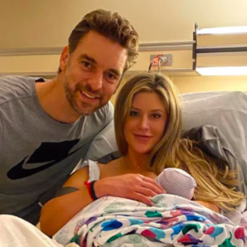 Pau Gasol y su esposa homenajean a la familia de Kobe Bryant con el nombre de su primera hija