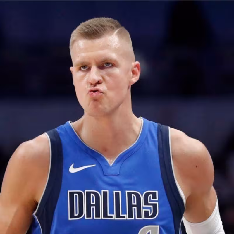 Porzingis olvidó hacerse un test y está aislado de su equipo