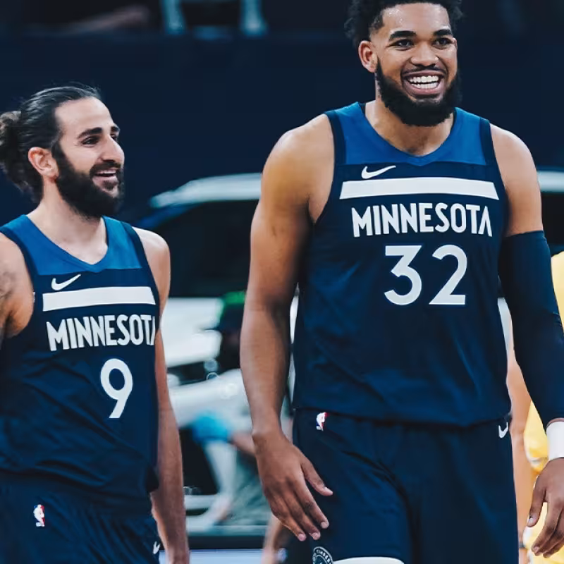 Ricky Rubio lidera, con su mejor versión, la victoria de Minnesota ante los Warriors de Curry