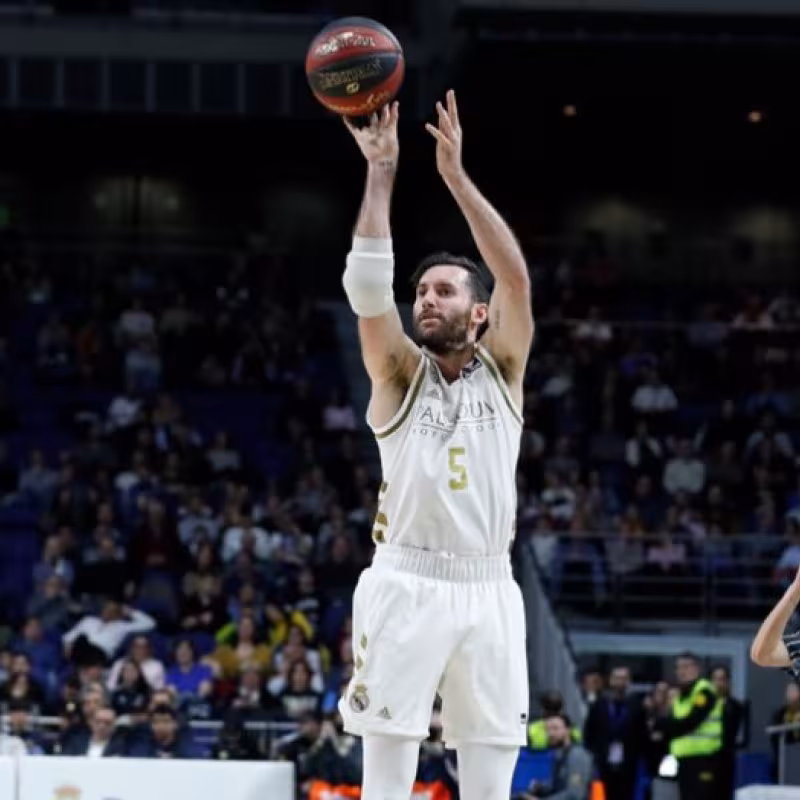 El Real Madrid destroza al Zaragoza (92-70) en el duelo por la segunda posición de la Liga Endesa
