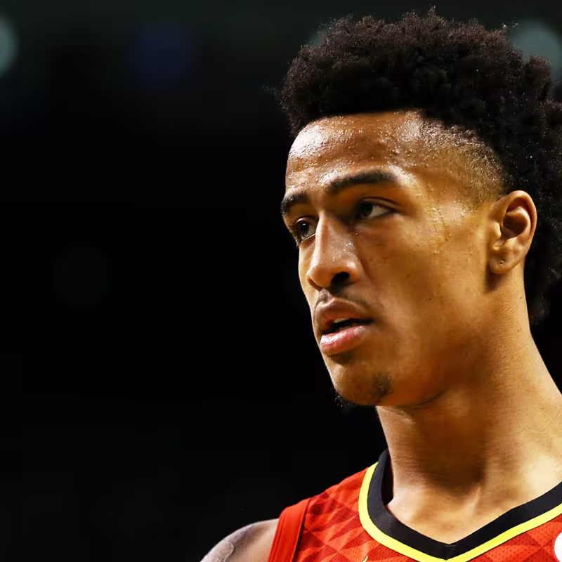 John Collis en un partido con los Atlanta Hawks.