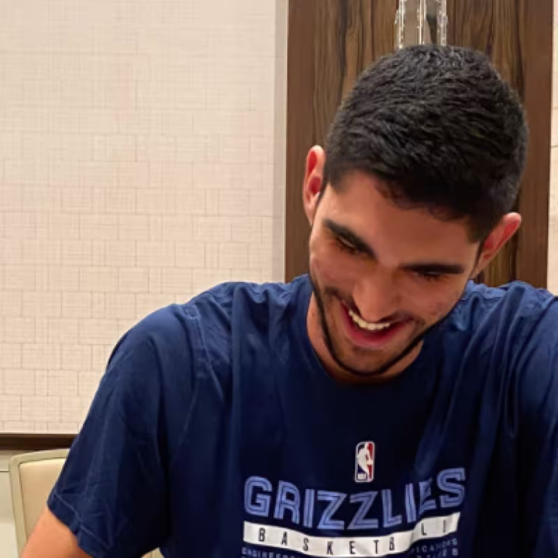 Santi Aldama firma su contrato garantizado de 2 años con Memphis Grizzlies