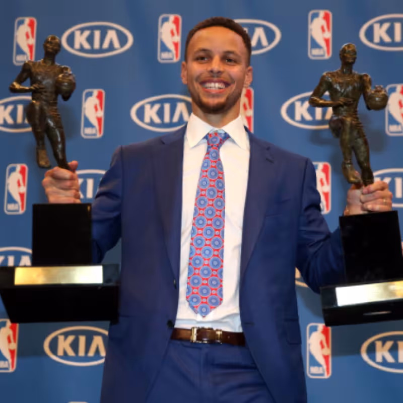 Stephen Curry mejora esta temporada los números de su último MVP con Golden State Warriors "Foto: Time.com"