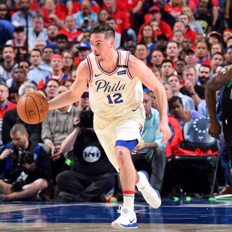 TJ McConnell se marcha a los Pacers