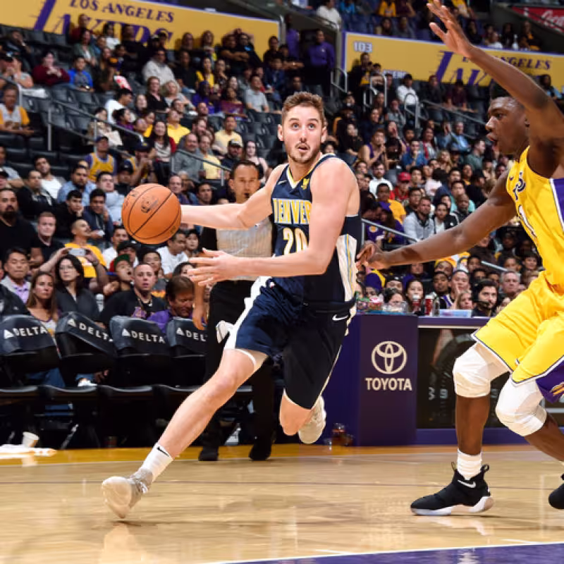 Tyler Lydon, ex de los Nuggets, firma 2 años con Sacramento Kings