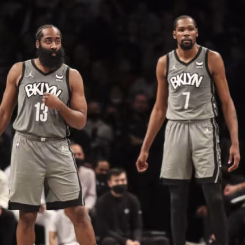 James Harden y Kevin Durant, con los Brooklyn Nets