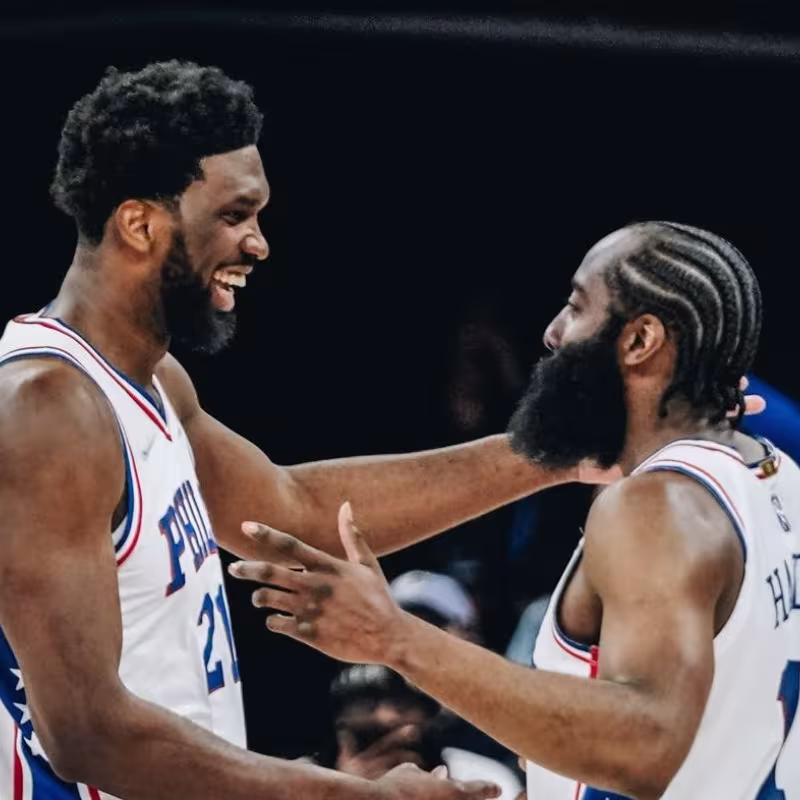 Embiid y Harden, quinteto de lujo Sixers. Foto: gettyimages