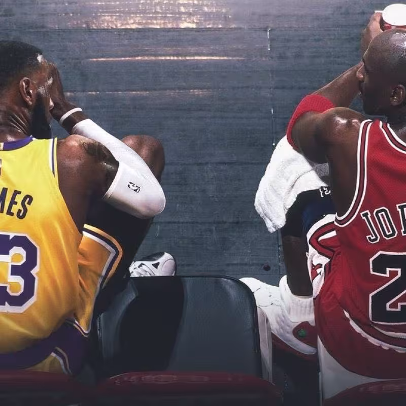 LeBron James y Michael Jordan, los 2 mejores jugadores de la historia de la NBA.