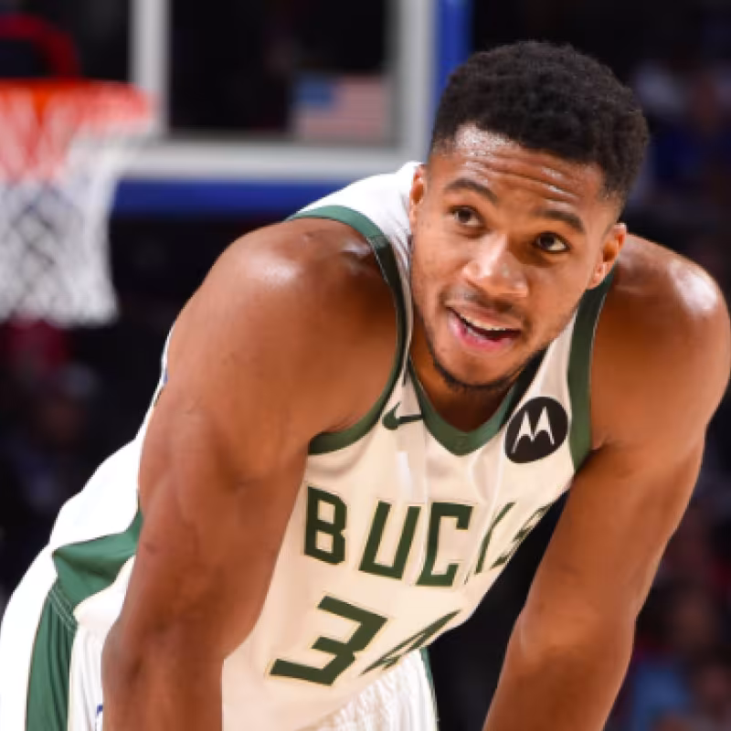 Giannis Antetokounmpo, estrella de Milwaukee Bucks. 