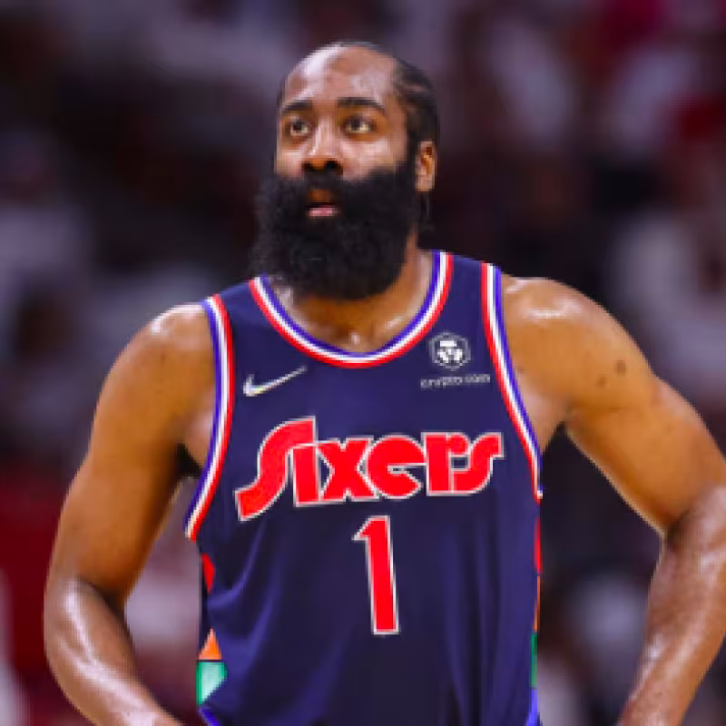 James Harden, estrella de Philadelphia 76ers.
