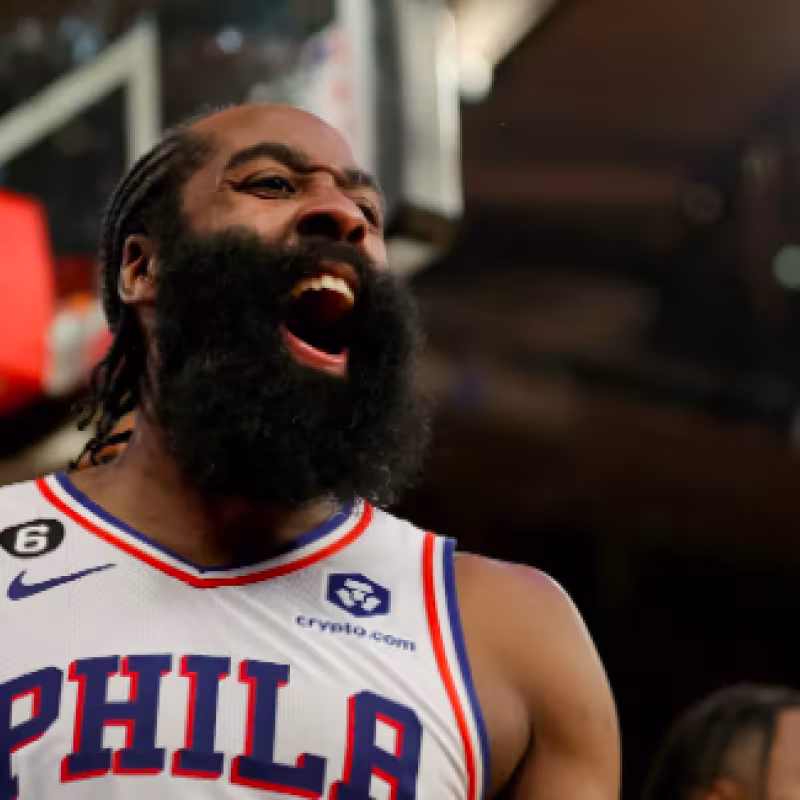 James Harden, estrella de Philadelphia 76ers.