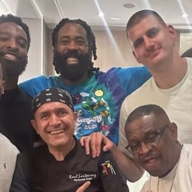 Ish Smith, Jeff Green, DeAndre Jordan y Nikola Jokic.