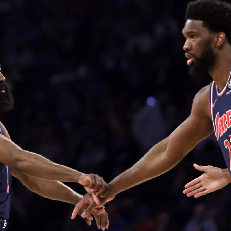 James Harden y Joel Embiid