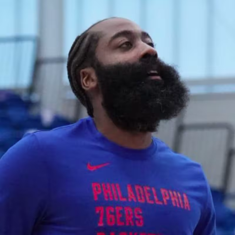 James Harden, con la camiseta de Philadelphia 76ers.