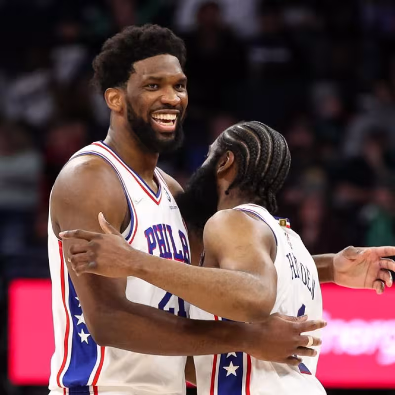 Joel Embiid y James Harden
