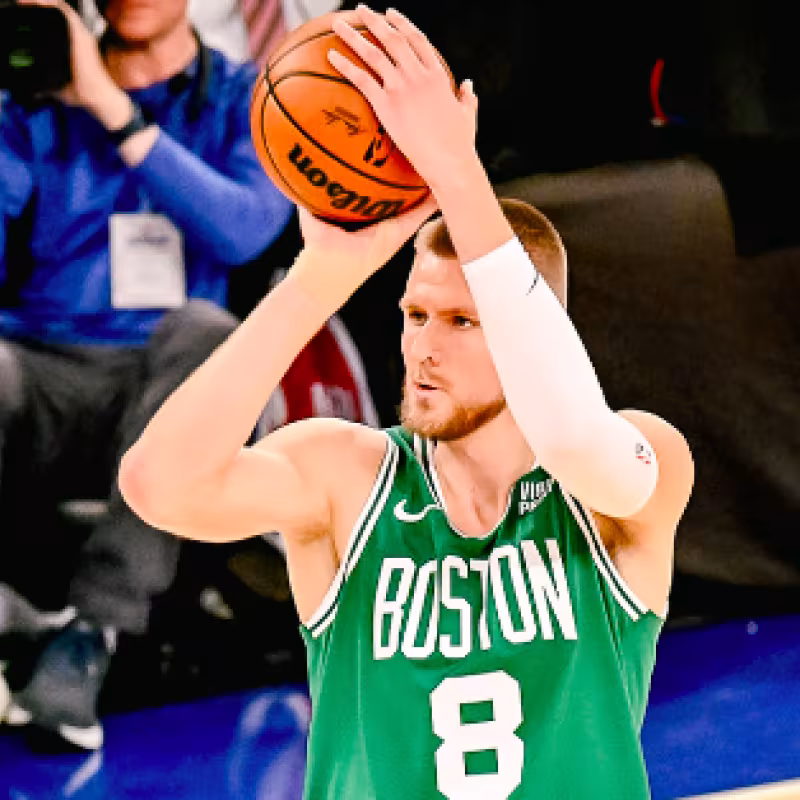 Kristaps Porzingis, estrella de Boston Celtics. 