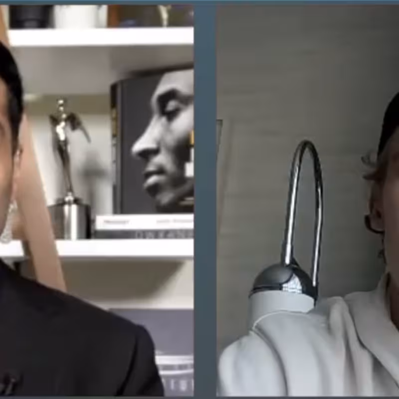 Shams Charania y Lauri Markkanen, en una entrevista reciente. 