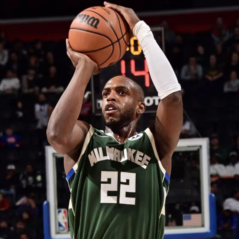 Khris Middleton, jugador de Milwaukee Bucks, se acaba de operar.