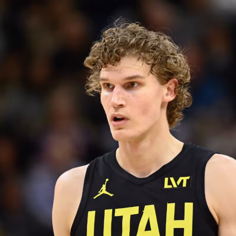 Lauri Markkanen, pretendido por Golden State Warriors. 