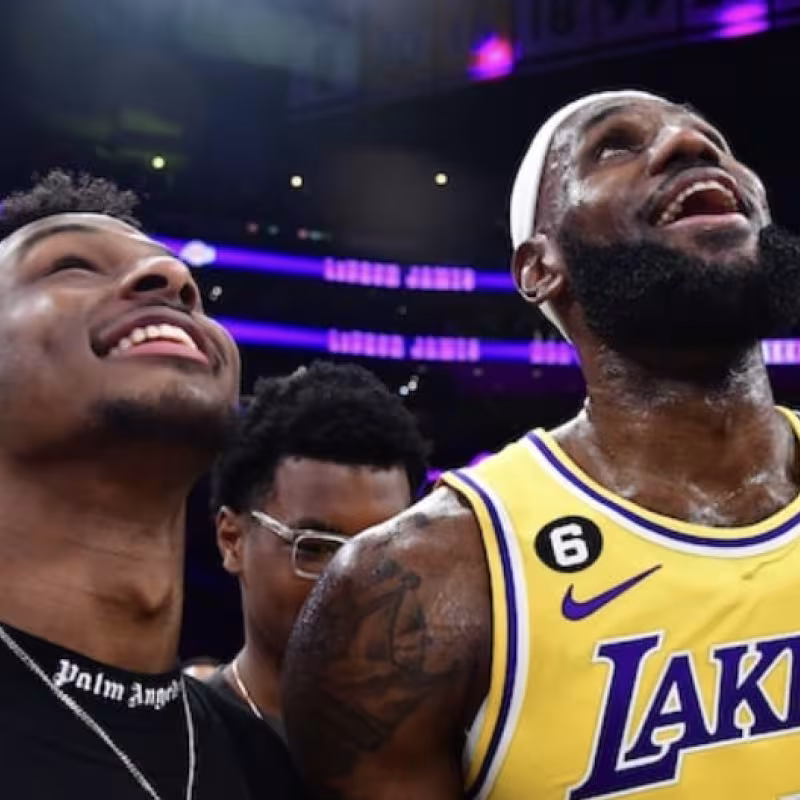 LeBron James, junto a Bronny James: compis en Los Angeles Lakers.