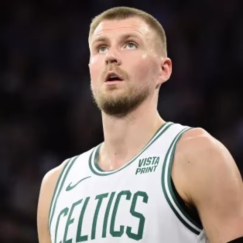 Kristaps Porzingis, jugador de Boston Celtics.