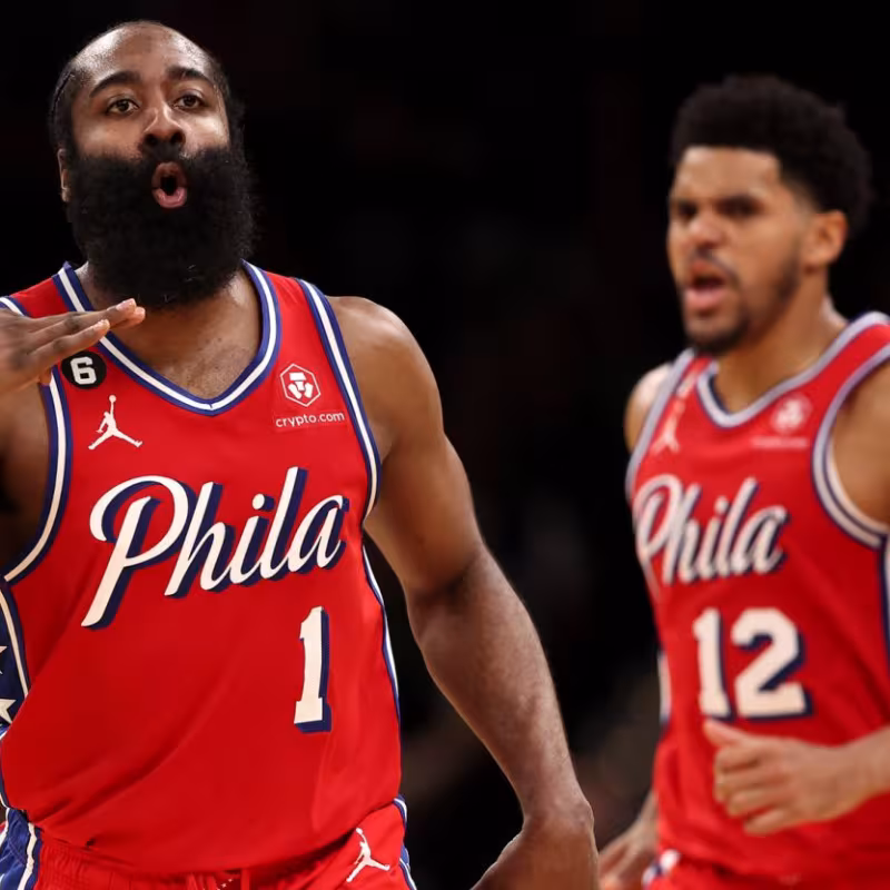 James Harden y Tobias Harris