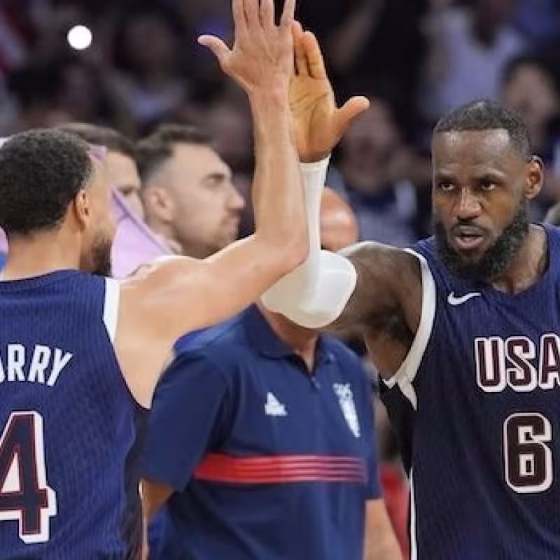 Stephen Curry y LeBron James, estrellas de la NBA.