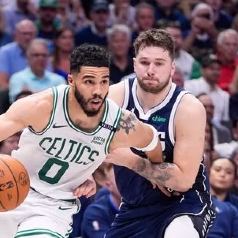 Jayson Tatum y Luka Doncic, estrellas de la NBA.