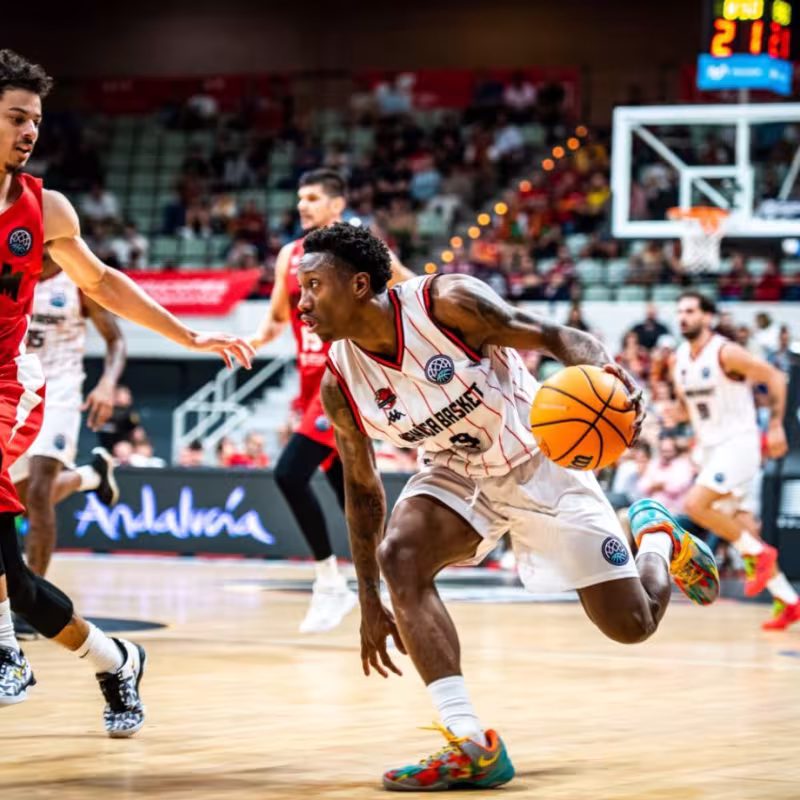 Saben Lee anotando 36 puntos contra UCAM Murcia